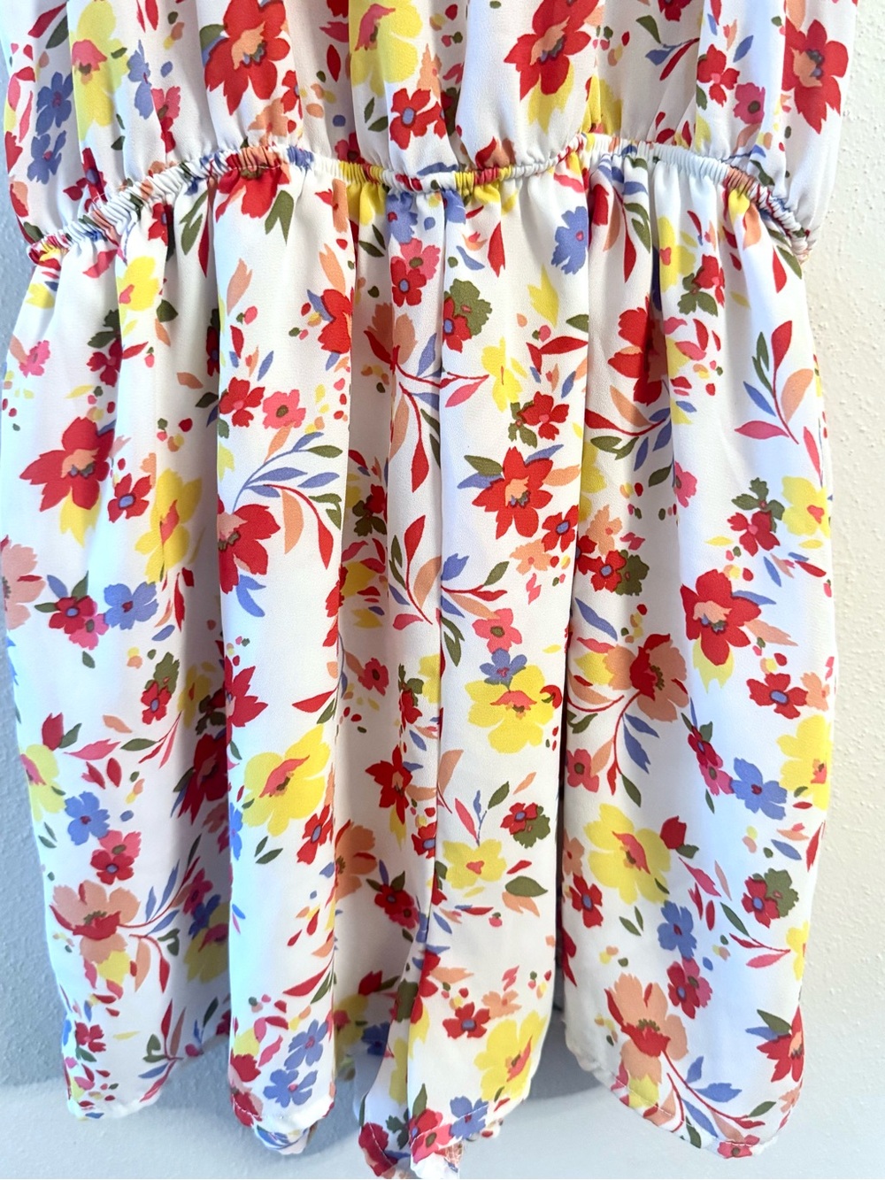 Le Lis Women's White Bright Floral Sleeveless Smocked Waist Romper Size S - Picture 6 of 11